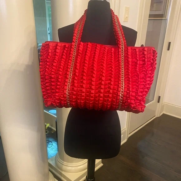 LOVE MOSCHINO RED SATIN RUFFLE HAND BAG - Picture 6 of 10